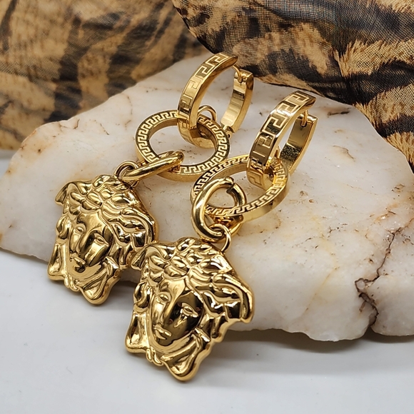 Authentic Versace La Medusa Greca Large Medusa Head Hoop 14K Gold Plated - Picture 15 of 16